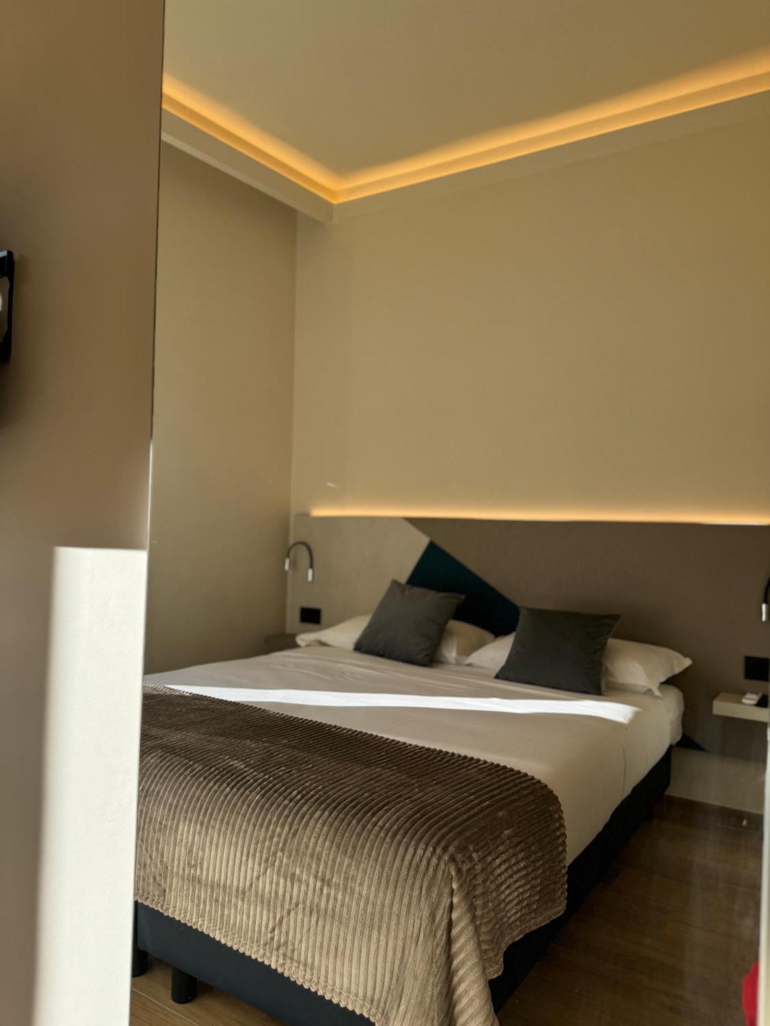 Honeycomb Guesthouse Roma Esterno foto