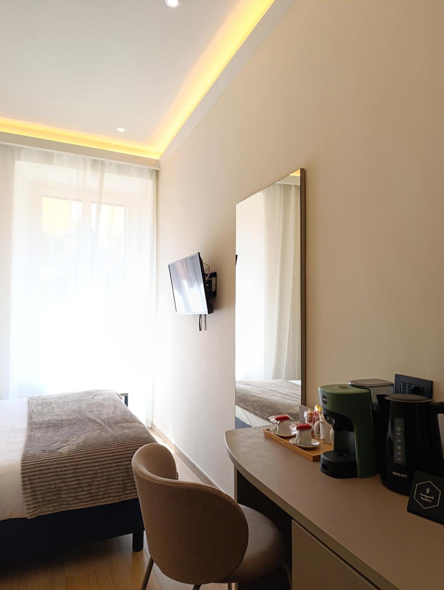 Honeycomb Guesthouse Roma Esterno foto