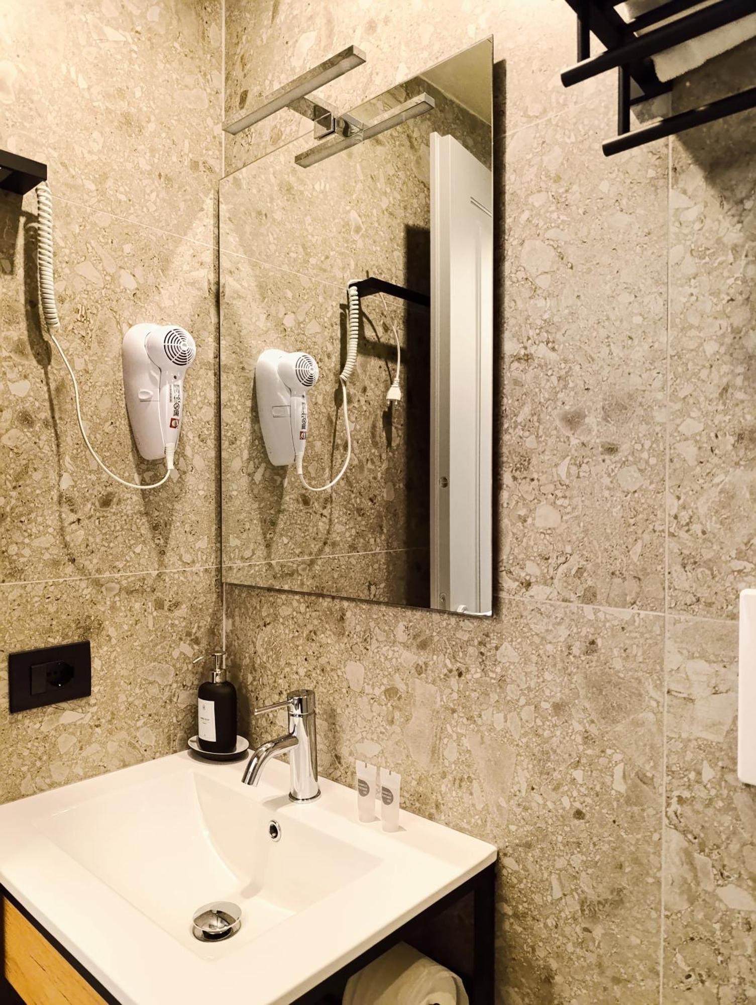Honeycomb Guesthouse Roma Esterno foto